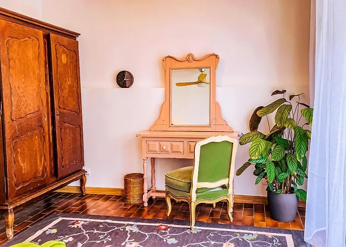 Elegant, Spacious, Central *