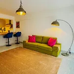 Elegant, Spacious, Central *