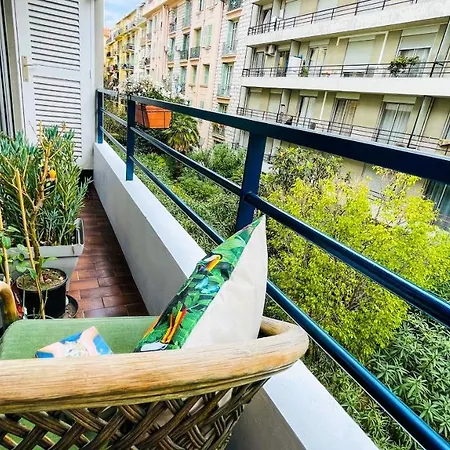 شقة Elegant, Spacious, Central *