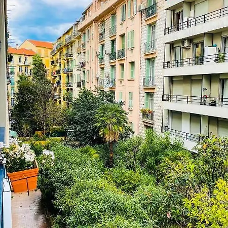 Elegant, Spacious, Central Daire *