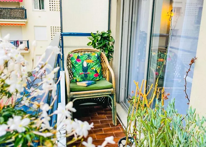 Elegant, Spacious, Central Apartamento Niza